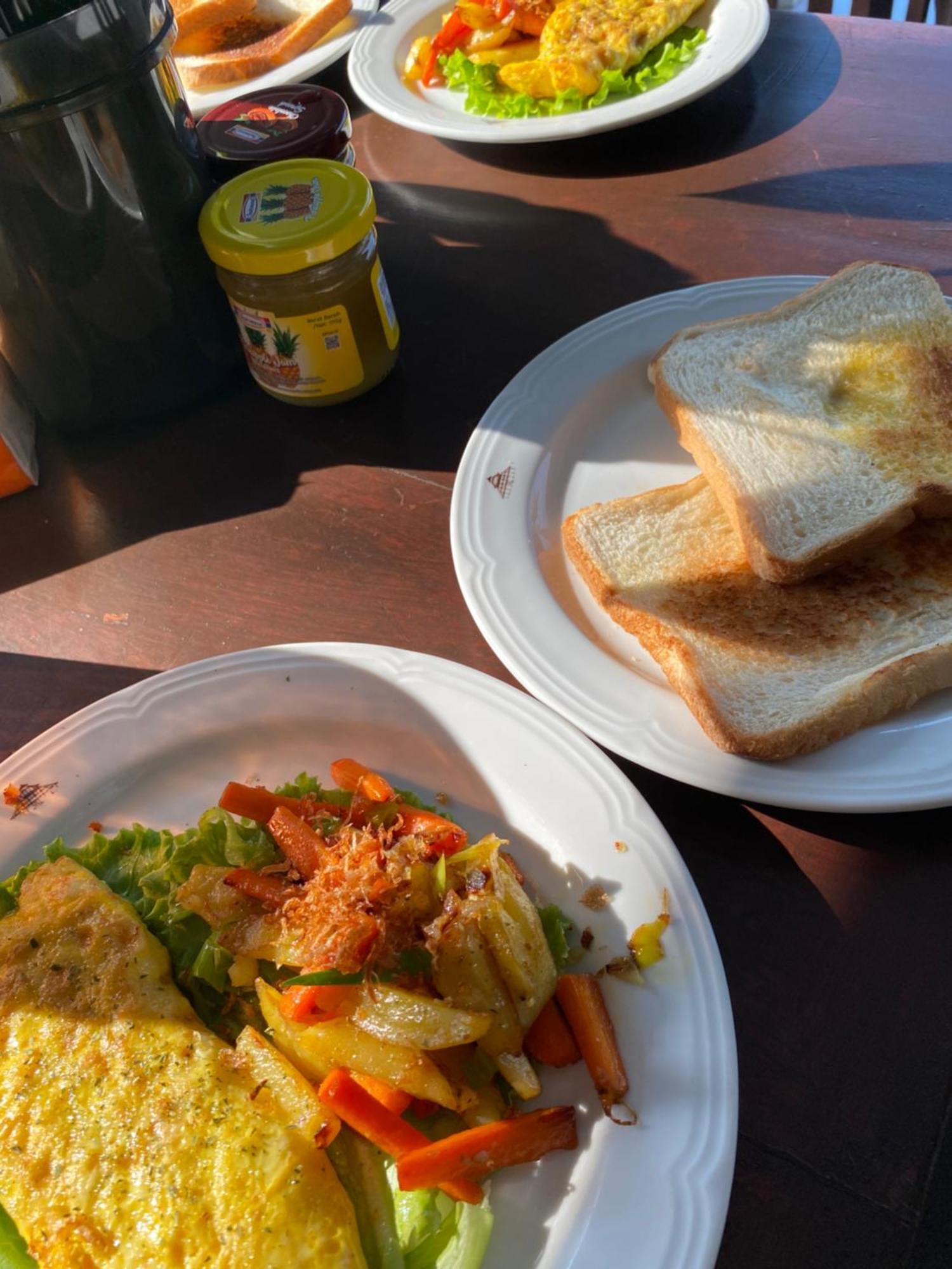Robiu Bed & Breakfast バニュワンギ エクステリア 写真