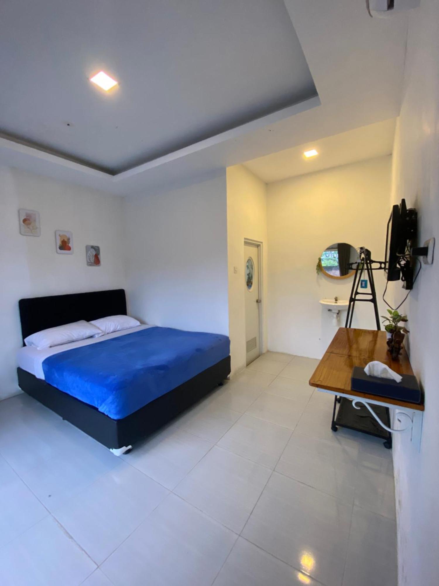 Robiu Bed & Breakfast バニュワンギ エクステリア 写真
