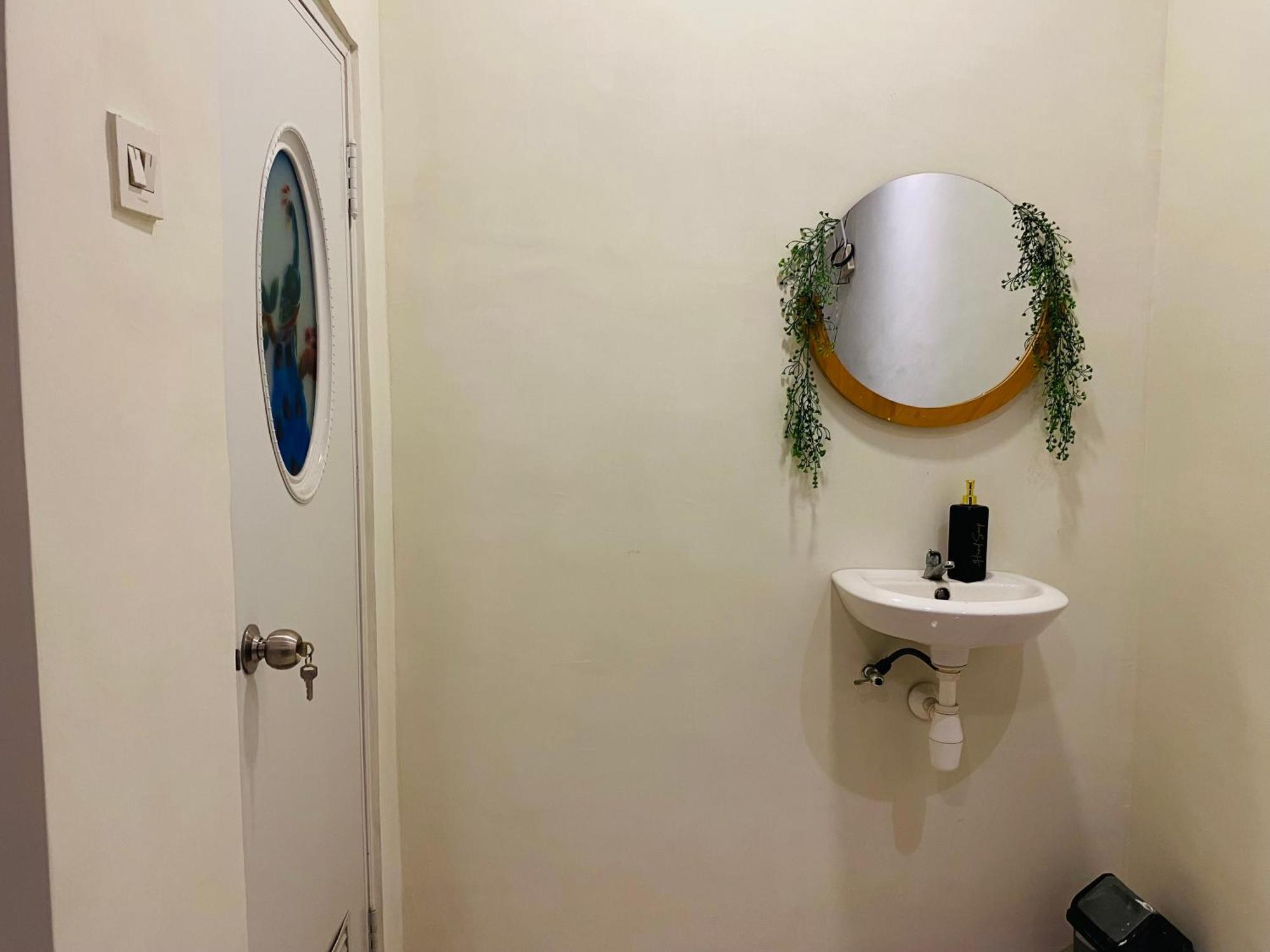 Robiu Bed & Breakfast バニュワンギ エクステリア 写真